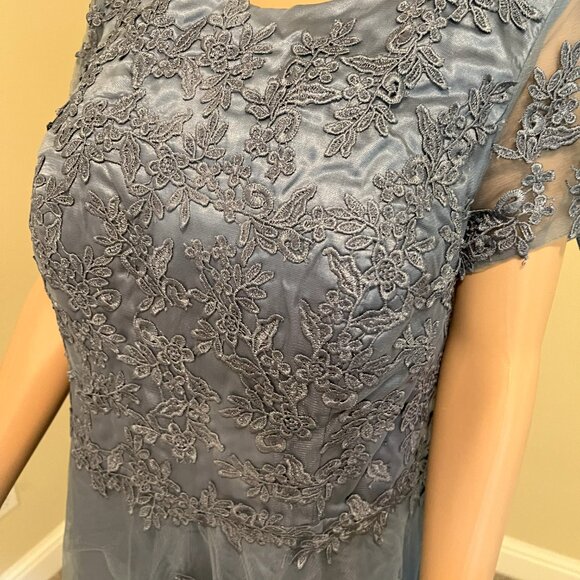 NWT-Bridal Dress Size XL - Picture 2 of 3